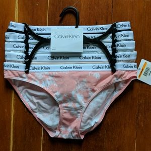 NWT Calvin Klein 5 Pairs of Bikini Panties